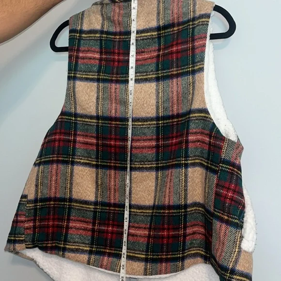 Flannel Print‎ Vest with Sherpa Lining - Picture 5 of 6